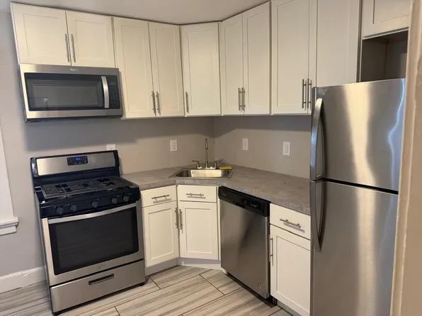 82 Mission St #Q, Montclair, NJ 07042