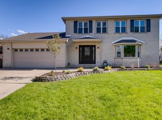 1807 Essex Pl, Downers Grove, IL 60516