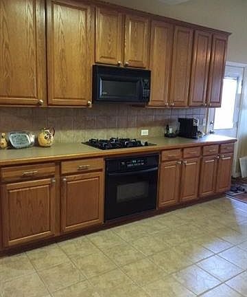 3rd image of 1044 Knightsbridge Dr