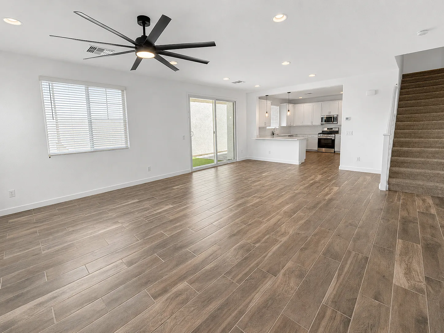 4 bed, 3.5 bath, 2070 sqft, $2,895 — Photo 2