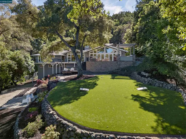 36 Oak Dr, Orinda, CA 94563