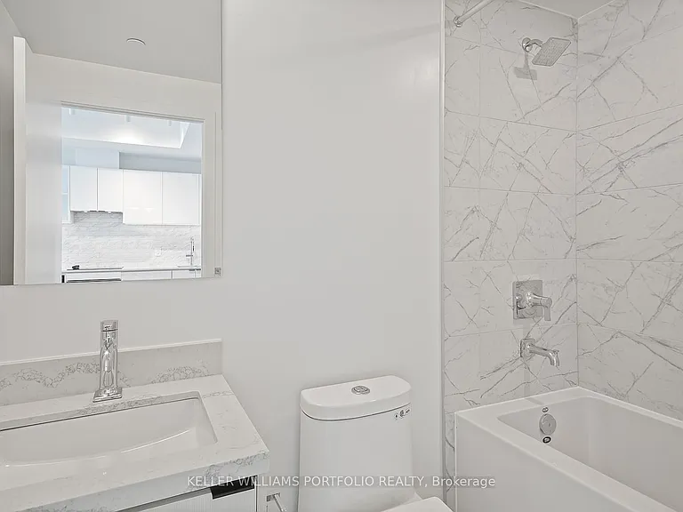 252 Church St #Penthouse 16 — Photo 13
