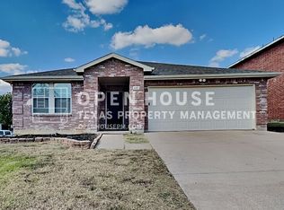 601 Silvertop Rd, Arlington, TX 76002