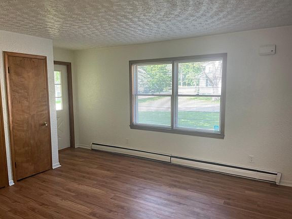 3rd image of 606 N New Dexter St