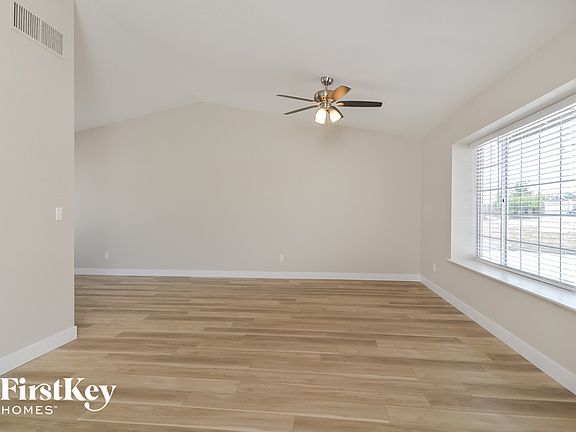 3rd image of 6036 Great Falls Ave