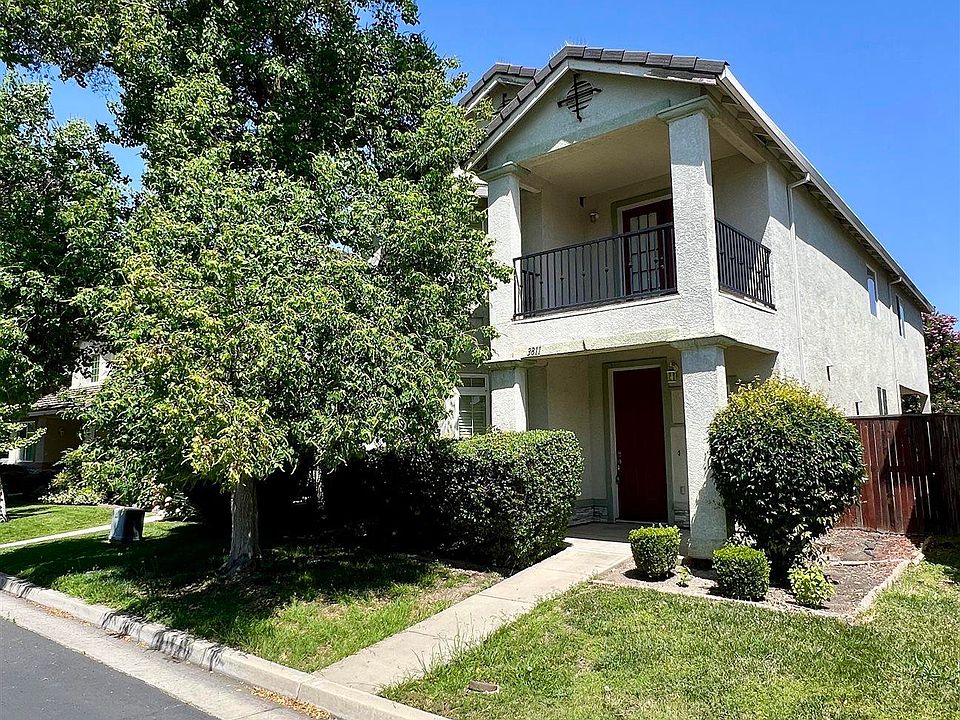 1st image of 3811 Claire St