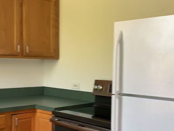5th image of 402 Van Brunt St APT 2F
