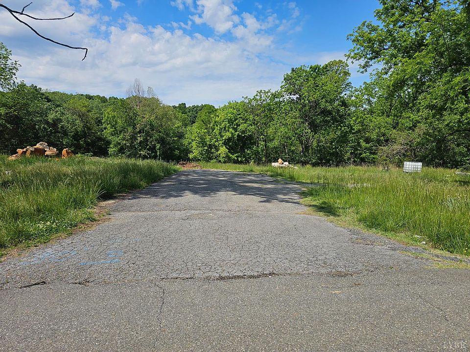 2nd image of 227 Chapel Ln