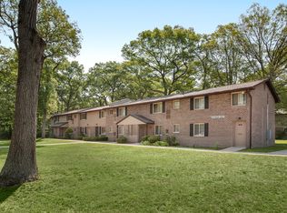 1 Homestead Dr #1024J, Coram, NY 11727