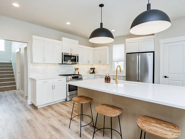 2032 E Presidential Dr — Photo 15