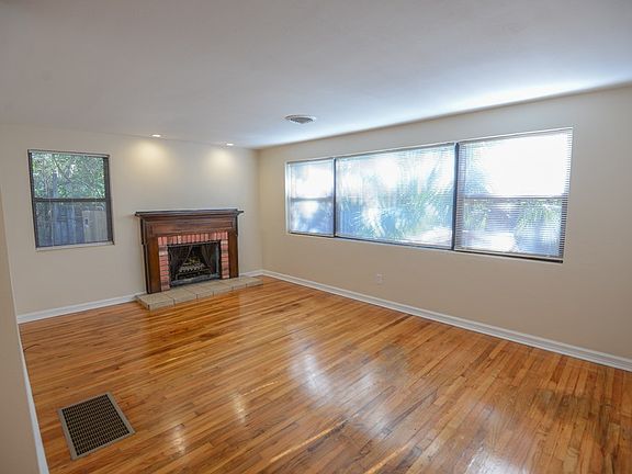 4th image of 2225 Amelia Cir