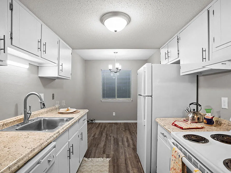 Misty Glen Apartments and Townhomes — Photo 1