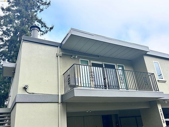 2nd image of 3620 Walnut St APT B