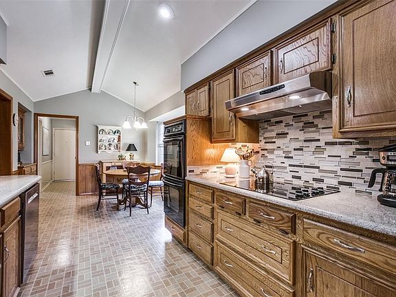 5th image of 1320 Alto Dr