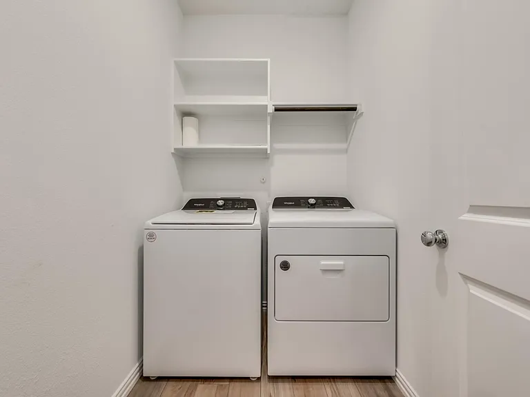 917 Dustwood Dr — Photo 15