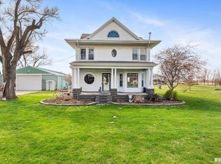 1911 California Rd, Pekin, IL 61554