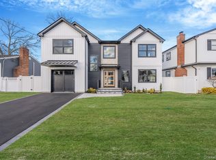 63 Harmony Dr, Massapequa Park, NY 11762