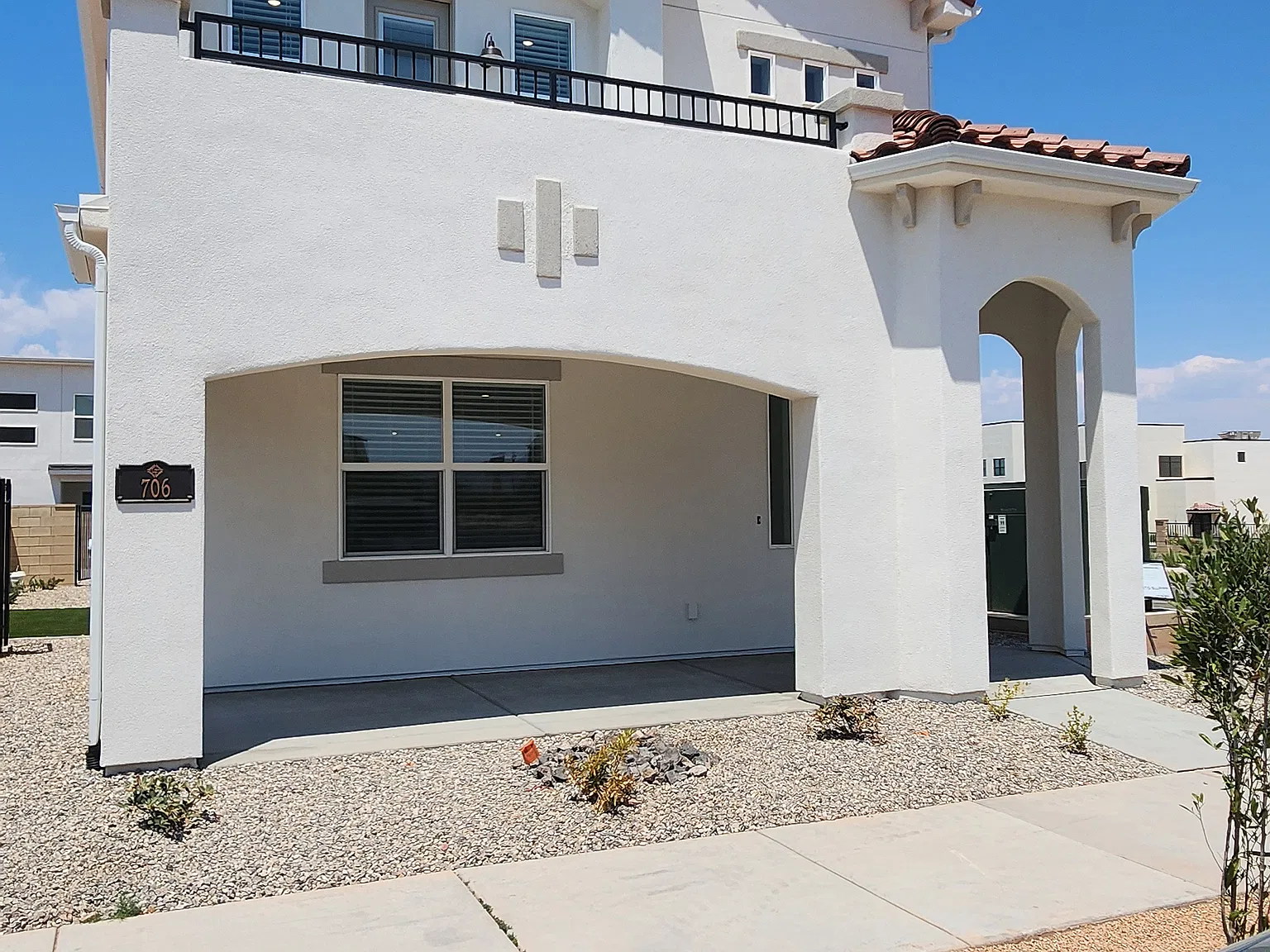 4 bed, 2461 sqft, $3,100 — Photo 1