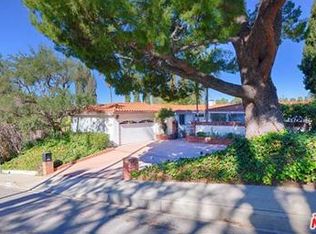 15693 Royal Ridge Rd, Sherman Oaks, CA 91403