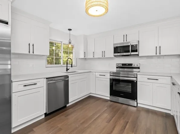 300 Jon Dr, Brockton, MA 02302