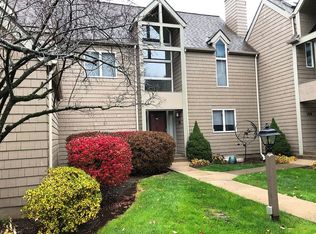 106 Timberwood Rd, West Hartford, CT 06117