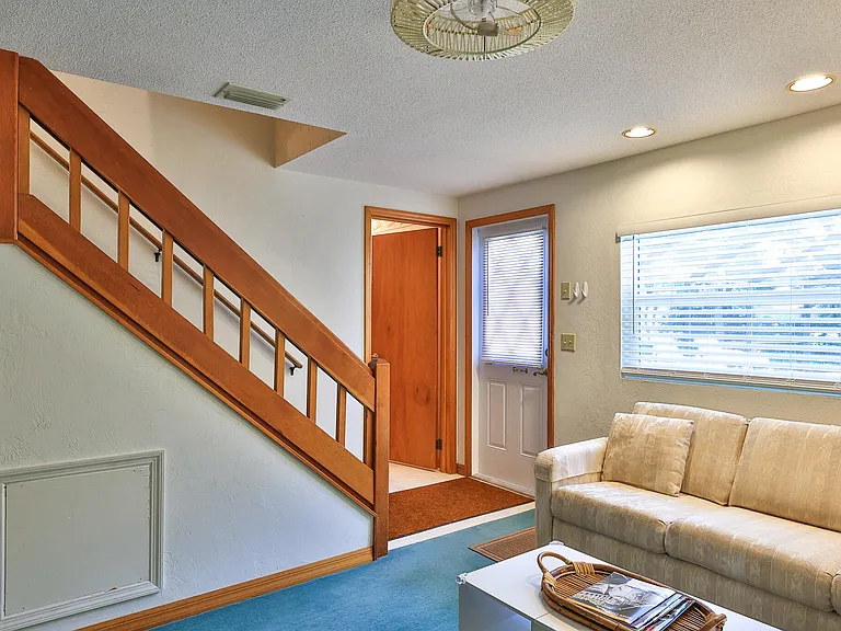 1807 Lindbergh Ln — Photo 33