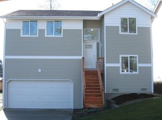 1206 E 57th St, Tacoma, WA 98404
