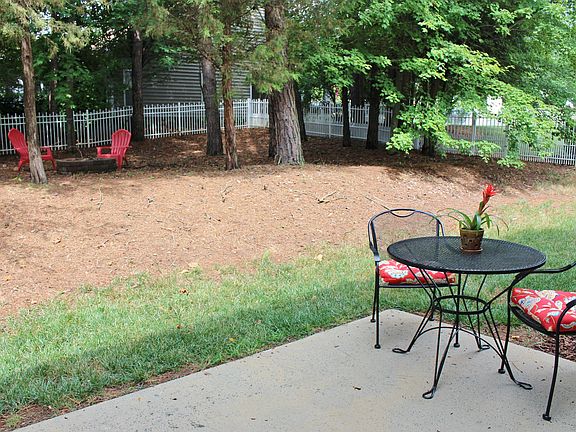 4th image of 368 Glencrest Dr