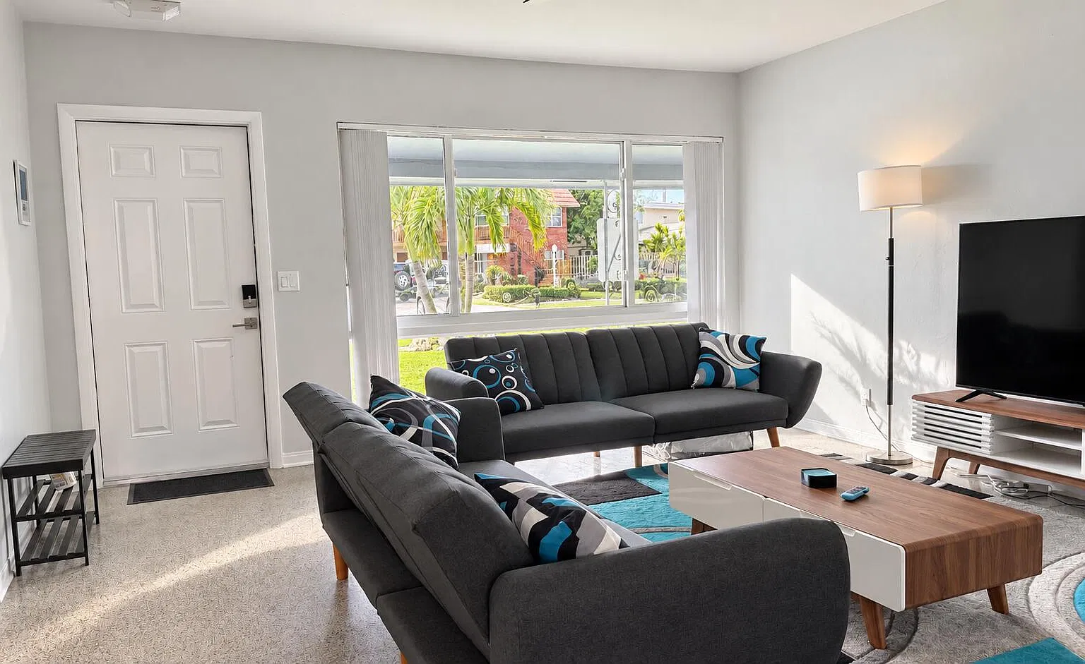 2 bed, 2.0 bath, 1091 sqft, $4,500 — Photo 4