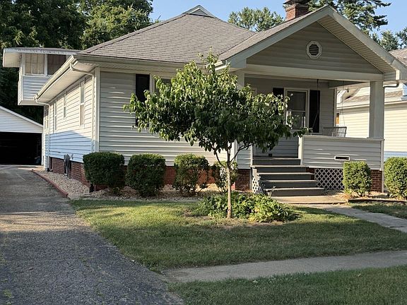 2nd image of 932 W Douglas Ave