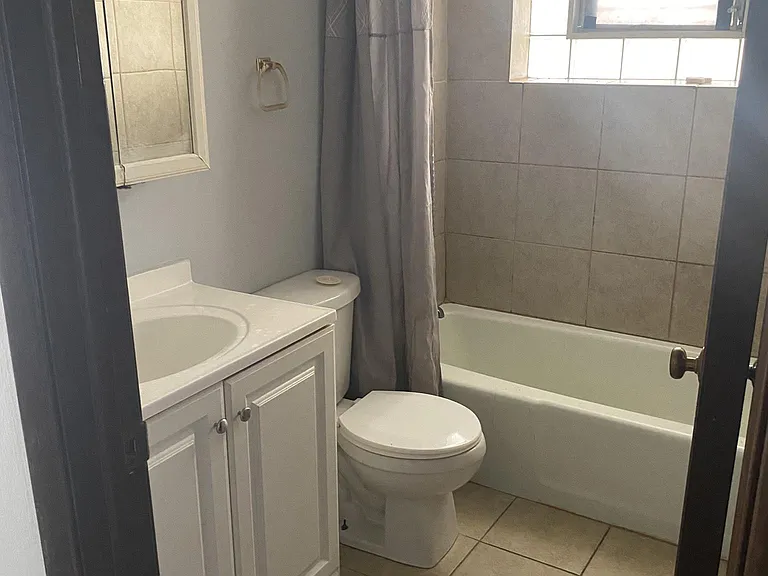 1930 Pulaski Rd #3W — Photo 4