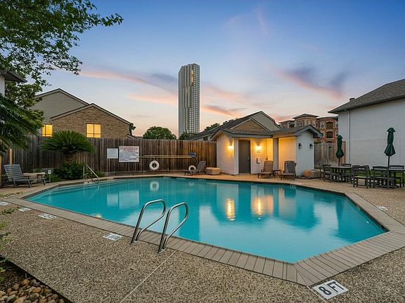 5th image of 1914 Augusta Dr APT 1