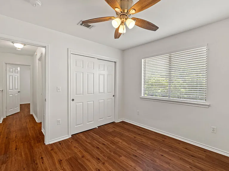 1908 Windy Park Dr — Photo 24