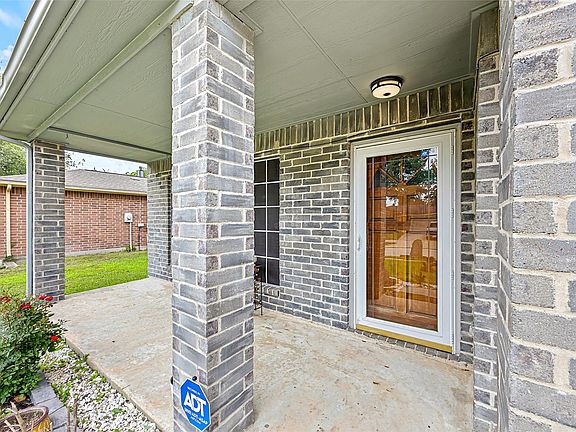 4th image of 2710 Fox View Cir