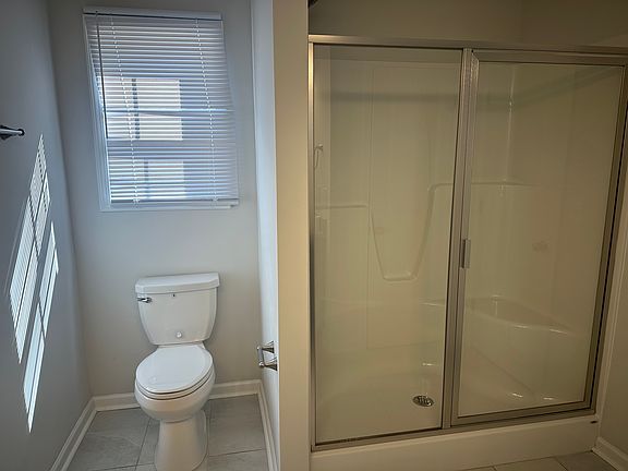 5th image of 38 Knotts Berry Rd