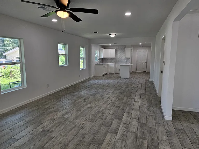 8125 Easton St — Photo 12