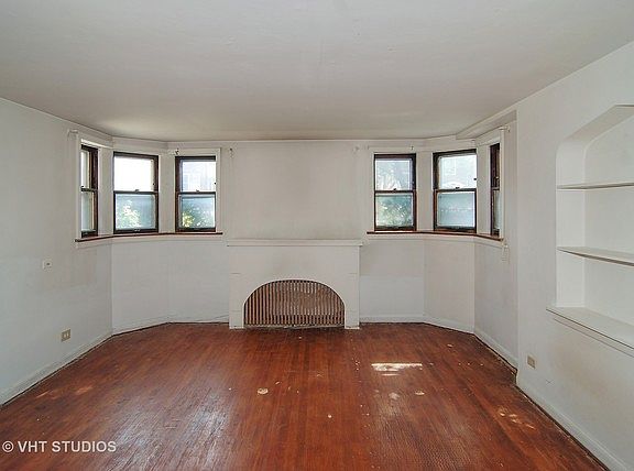 3rd image of 1822 Oak Park Ave