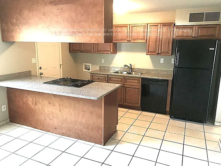 3808 W Glendale Ave — Photo 3