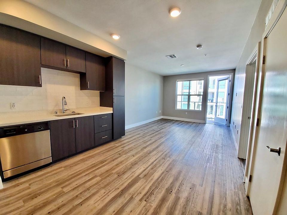 1st image of 554 W Date St #504