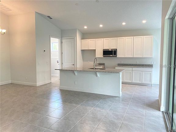 5th image of 1011 E Parkway St