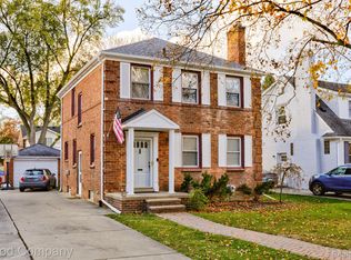 26375 Humber St, Huntington Woods, MI 48070