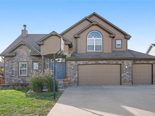 1505 NE 180th Ter, Smithville, MO 64089