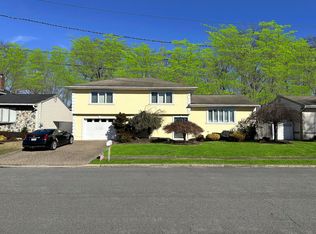 26 Craig Ct, Totowa, NJ 07512