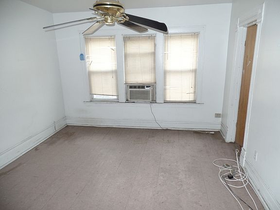 2nd image of 5031 S Damen Ave