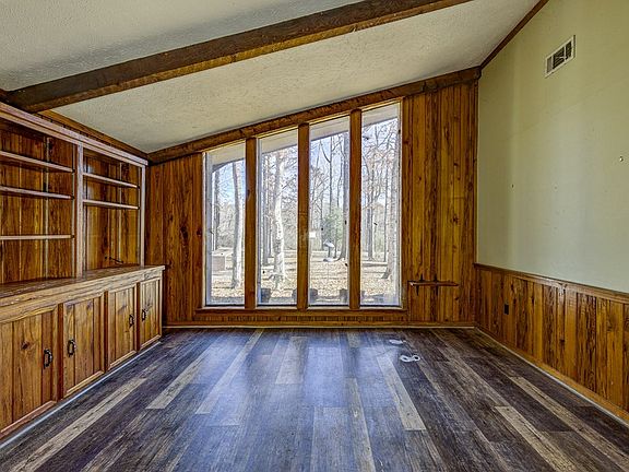 4th image of 1405 Sweetgum Ln