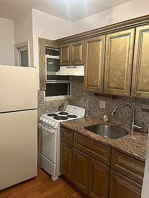 2nd image of 155 E 108th St #4D