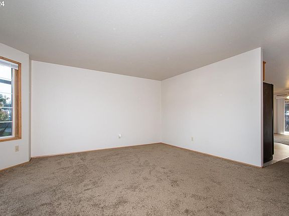 5th image of 12103 NE 71st St