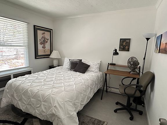 5th image of 3637 Manchester Ave #B