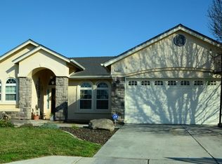 556 Siena Ave, Dinuba, CA 93618