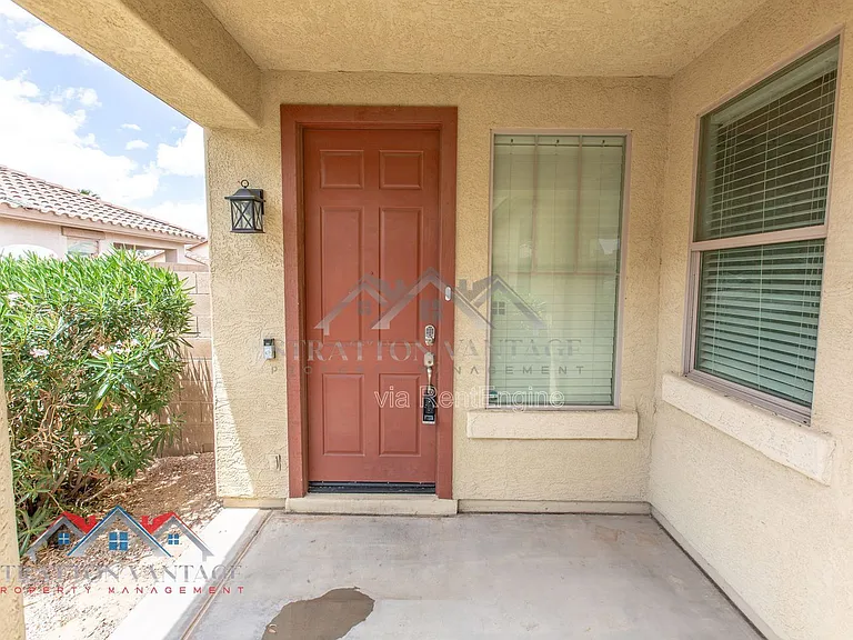 3068 E Ravenswood Dr — Photo 5